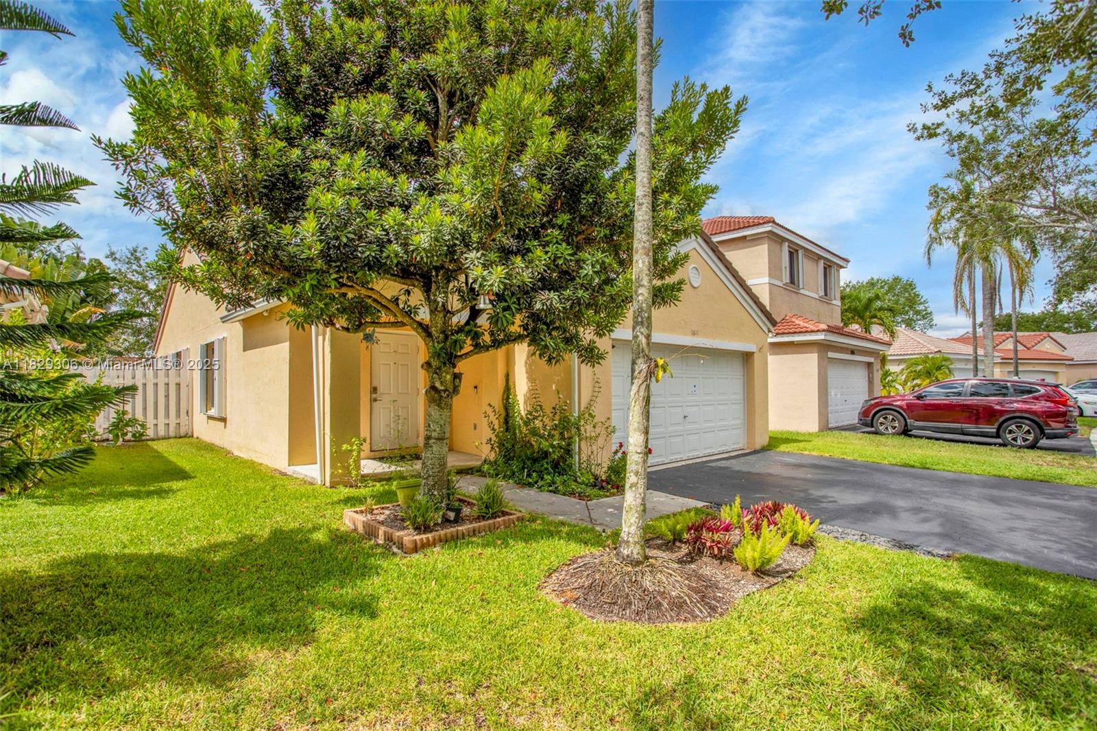 1611 Palermo Dr, Weston, Florida image 2