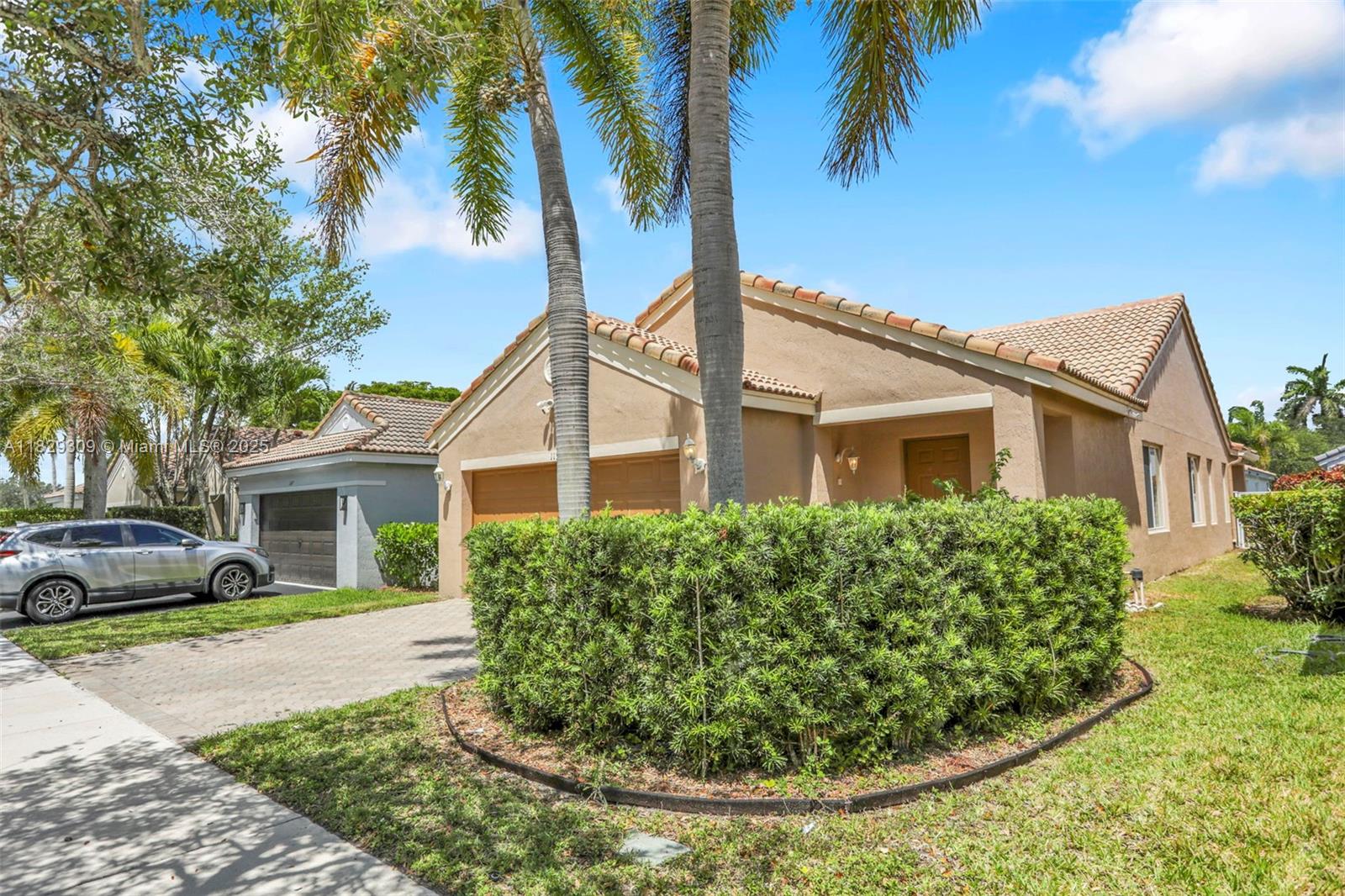 1153 Areca Way, Weston, Florida image 3