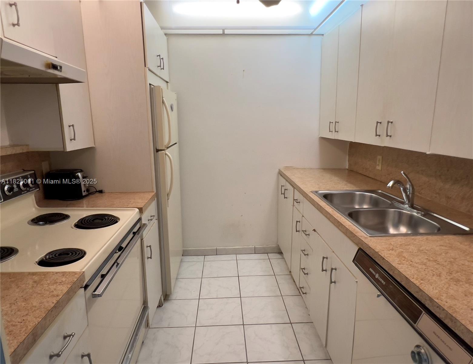 4701 Martinique Dr #F1, Coconut Creek, Florida image 3