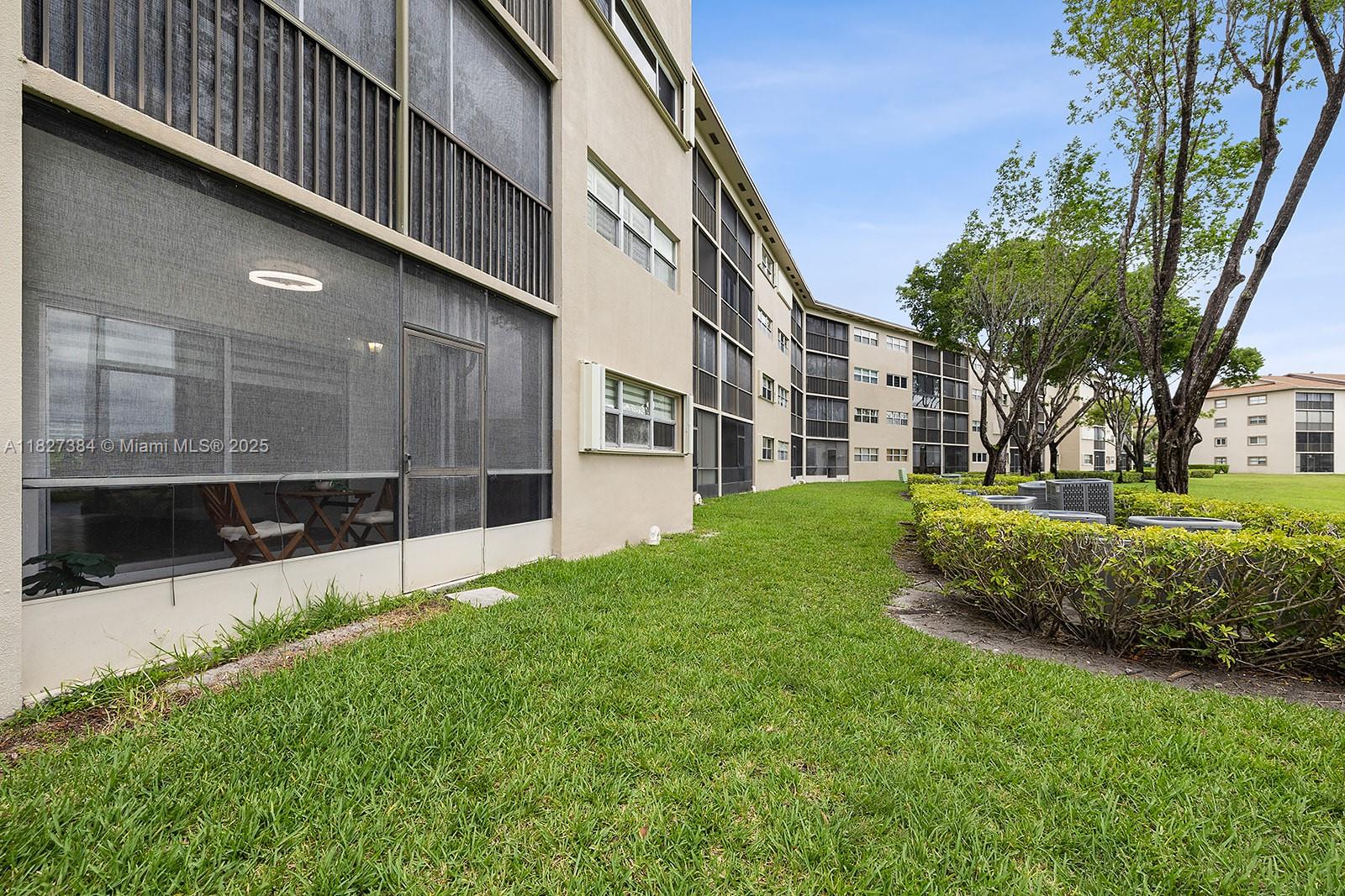 550 SW 138th Ave #112K, Pembroke Pines, Florida image 32