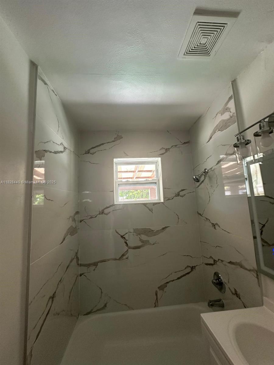 1754 NE 48th Ct, Pompano Beach, Florida image 16