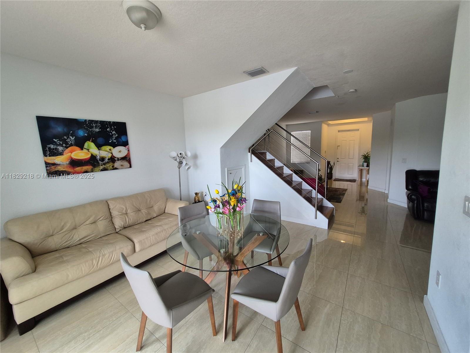 8134 NW 108th Pl, Doral, Florida image 6