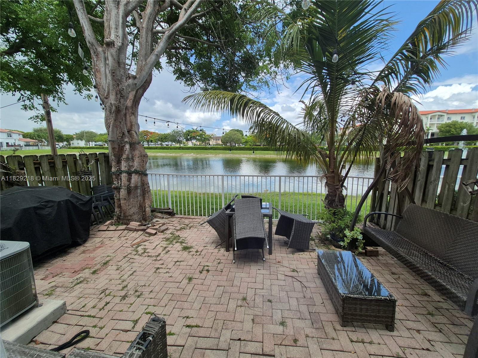 8134 NW 108th Pl, Doral, Florida image 9