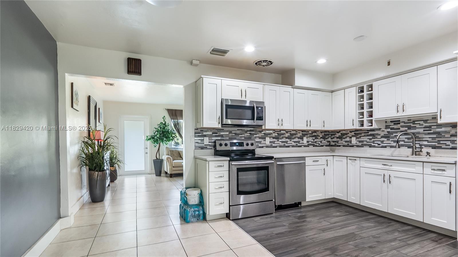 Residential, Hollywood, Florida image 10