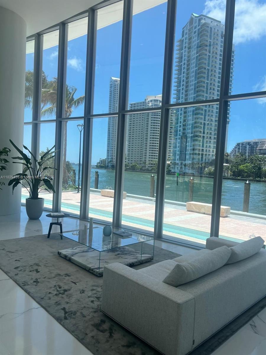 Condo for Sale in Miami, FL