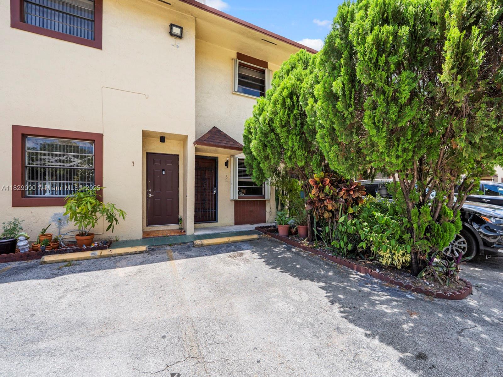 1310 W 46th St #8, Hialeah, Florida image 1