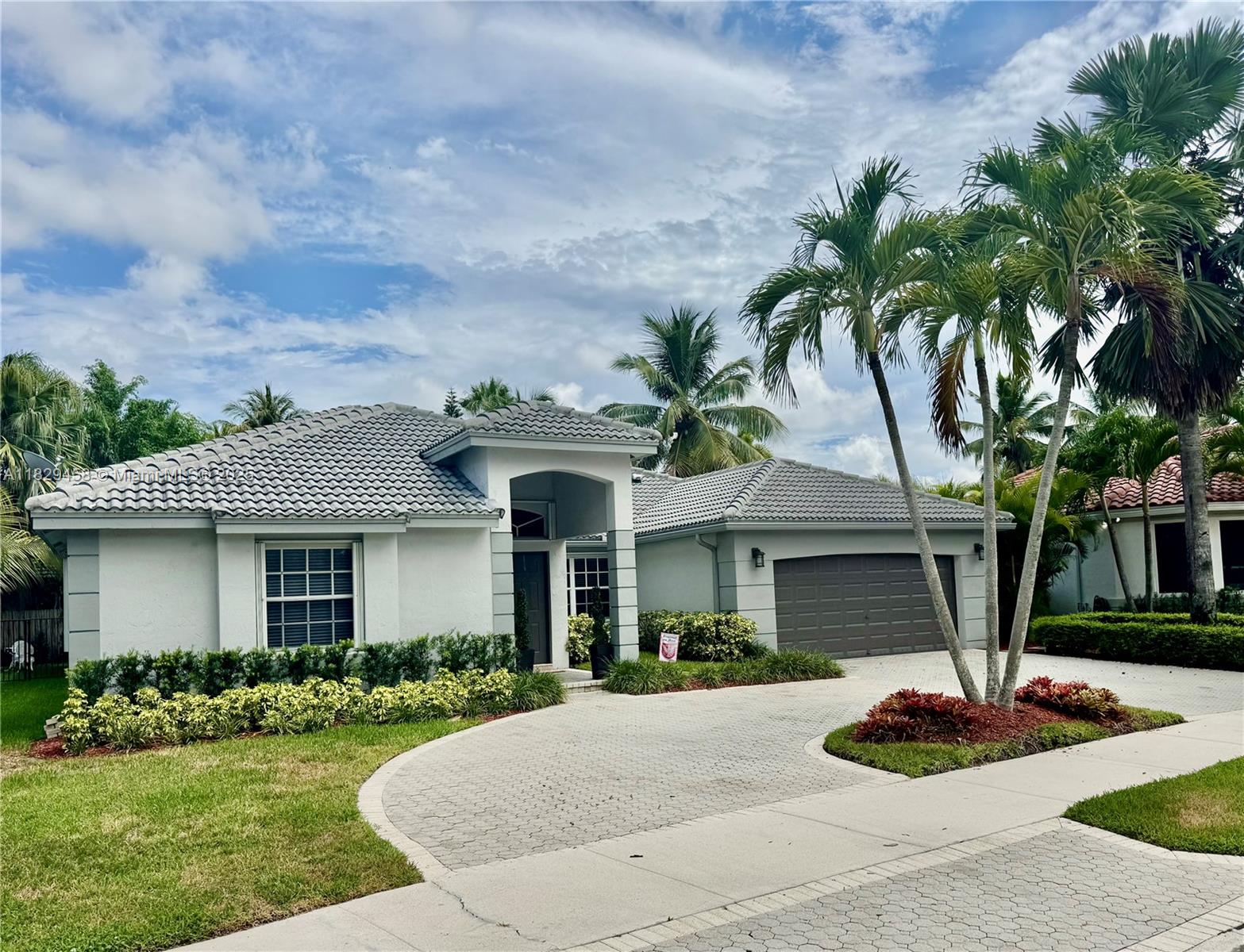 2587 Jardin Ct, Weston, Florida image 1