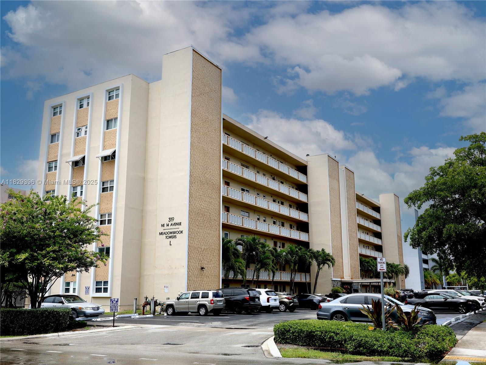 319 NE 14th Ave #505, Hallandale Beach, Florida image 1