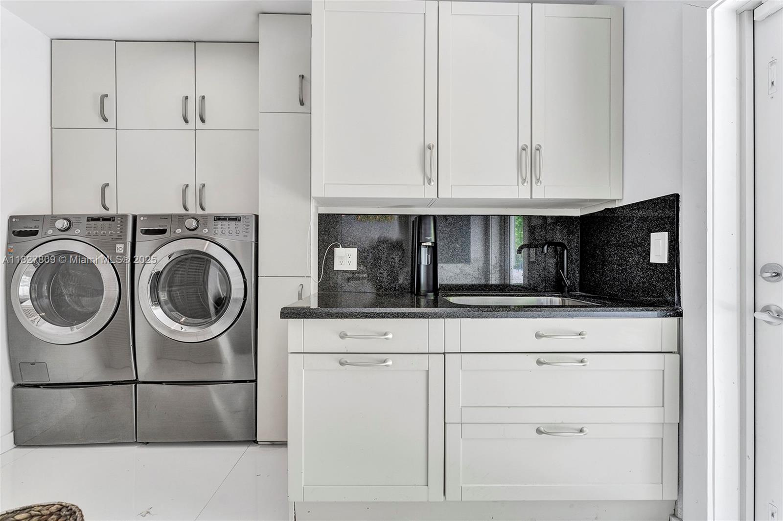 5055 N Bay Rd, Miami Beach, Florida image 23