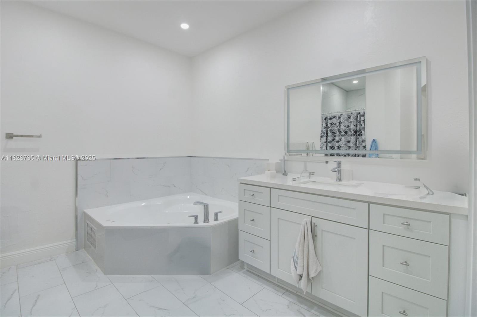 8159 NW 116th Ct, Doral, Florida image 25