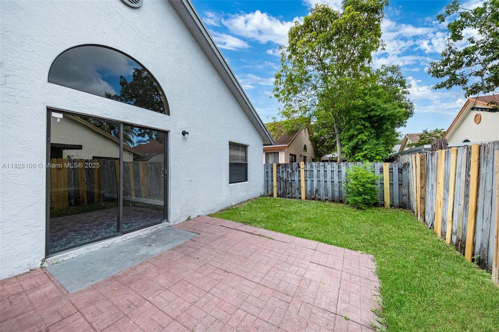 620 Laurel Way, North Lauderdale, Florida image 27