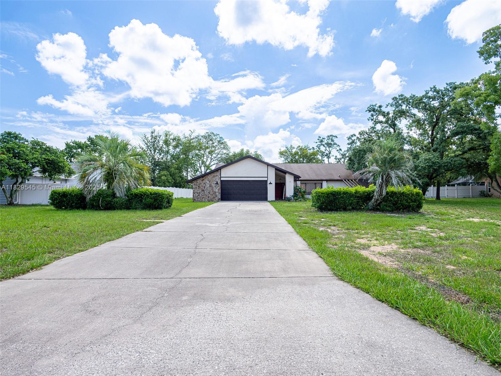 2124 Orchard Park Dr, Spring Hill, Florida image 2