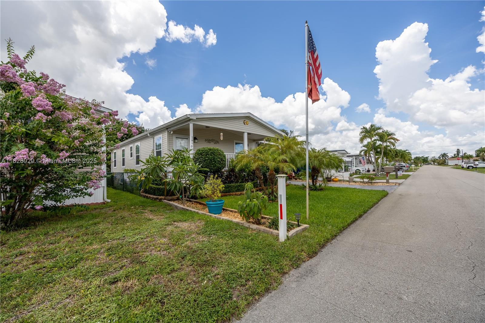 1890 SW 83rd Ter, Davie, Florida image 37