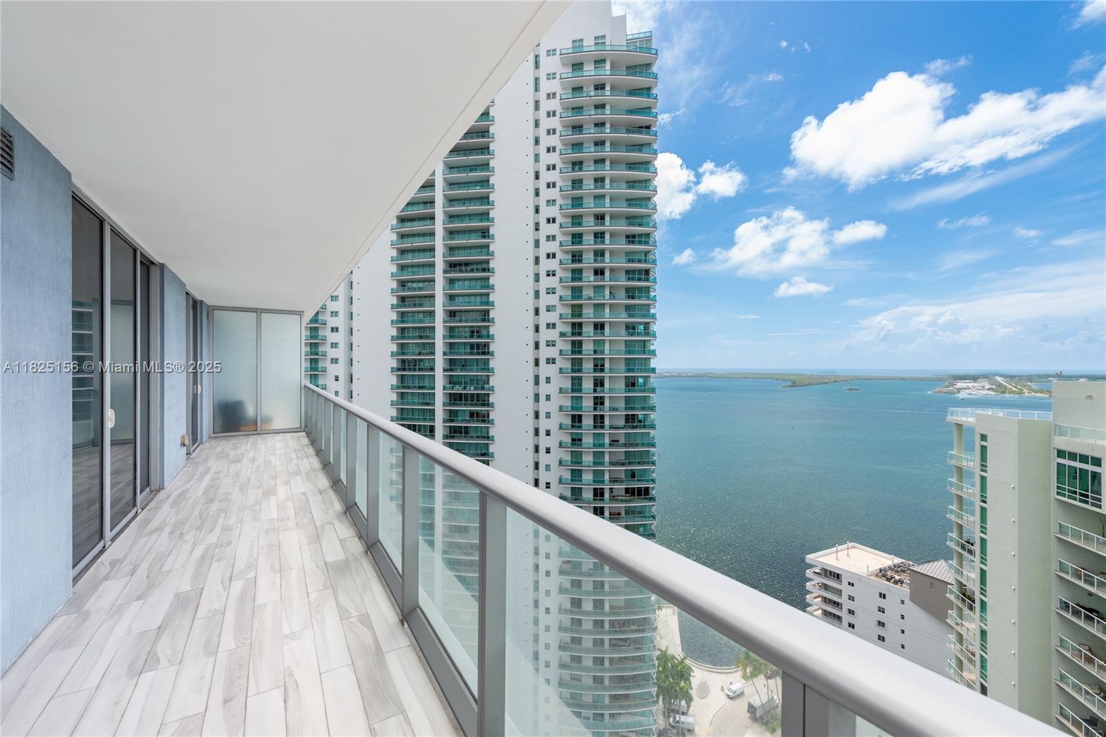 Apartamento para Alugar em Miami, FL