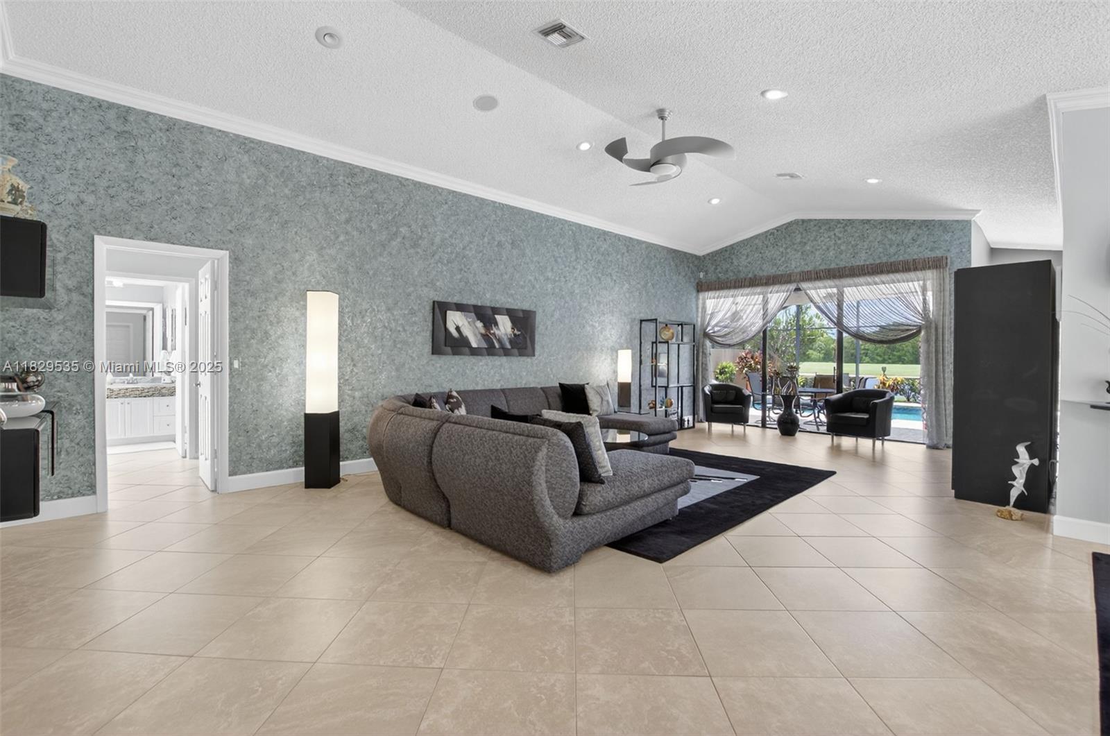 21387 Bridge View Dr, Boca Raton, Florida image 10