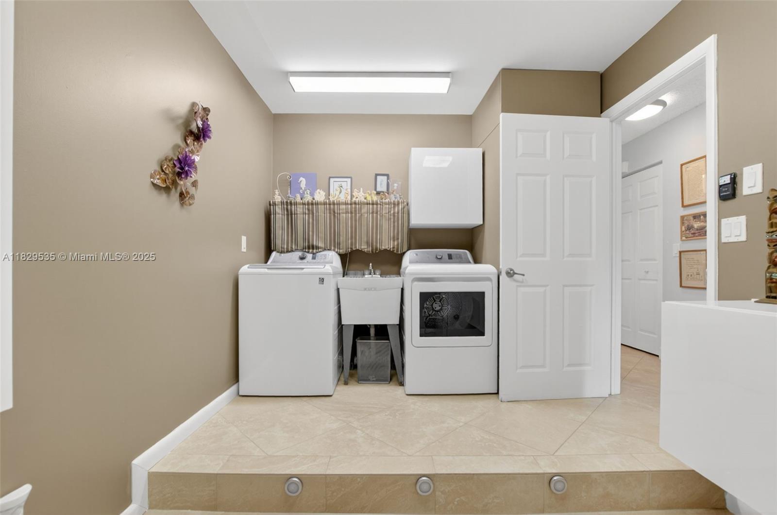 21387 Bridge View Dr, Boca Raton, Florida image 38