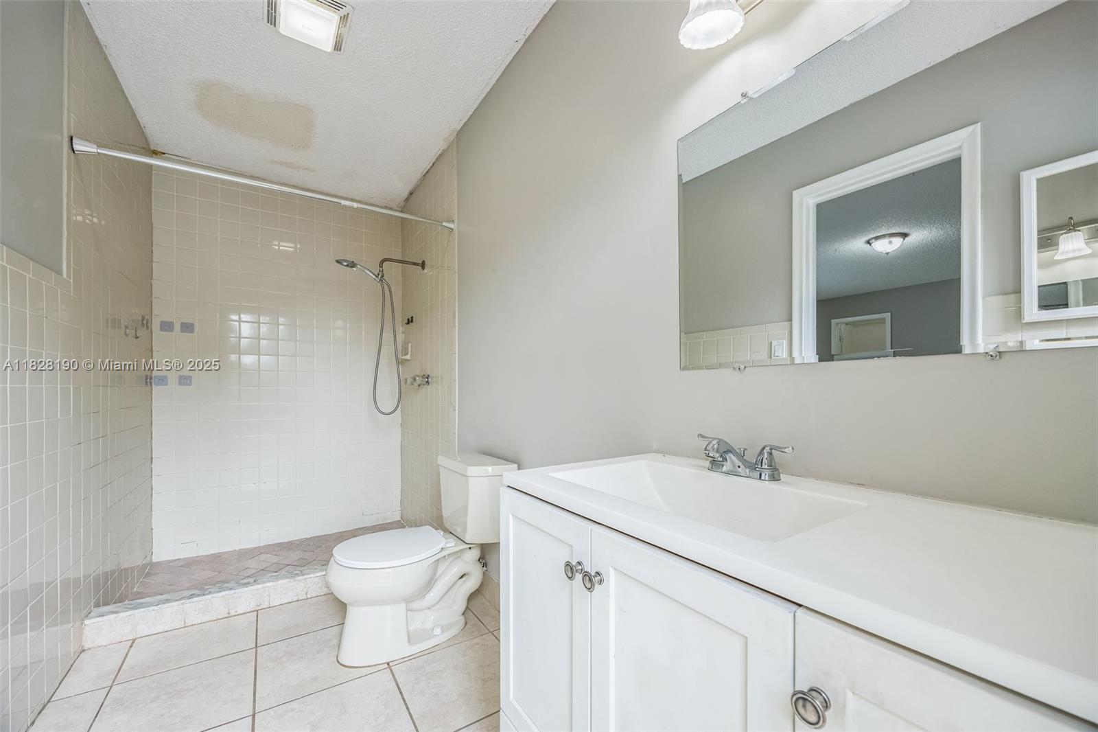 8051 NW 47th Ct, Lauderhill, Florida image 14