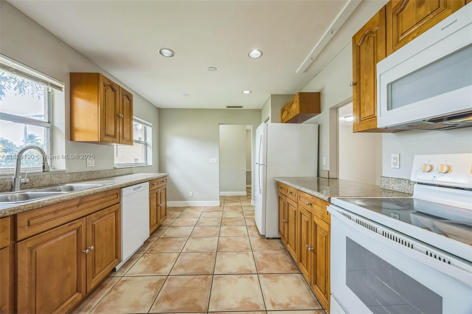 8051 NW 47th Ct, Lauderhill, Florida image 3