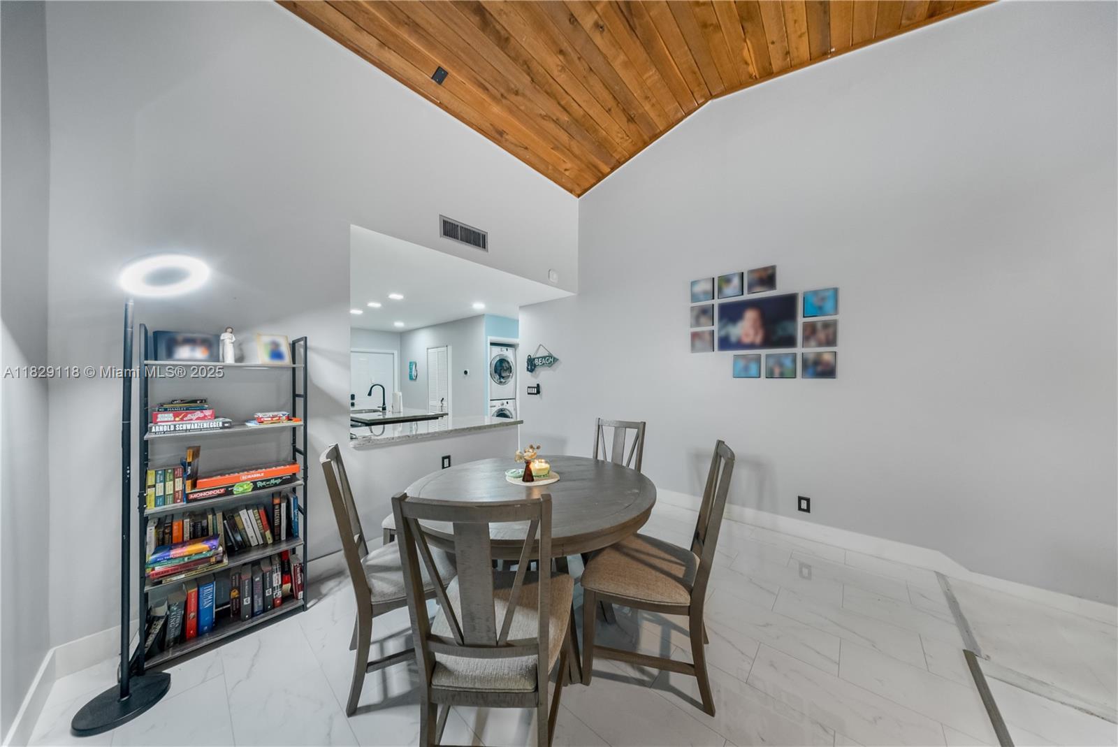 Residential, Sunrise, Florida image 12