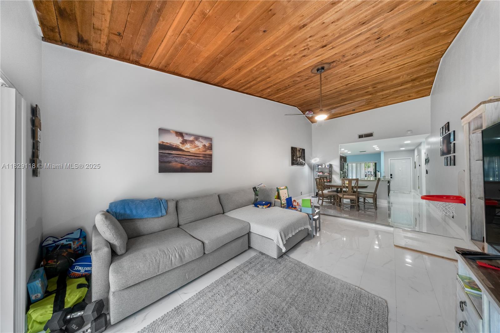 Residential, Sunrise, Florida image 13