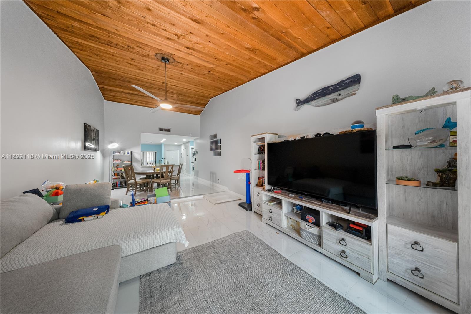 Residential, Sunrise, Florida image 14