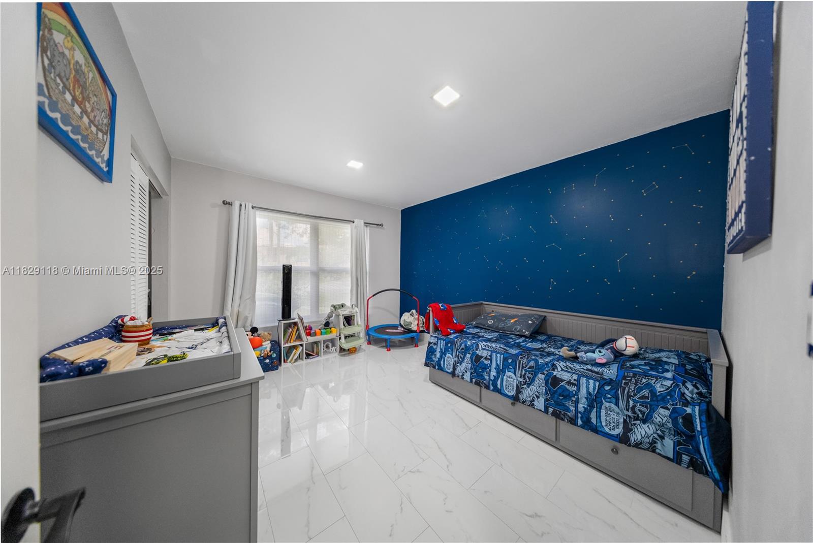 Residential, Sunrise, Florida image 16