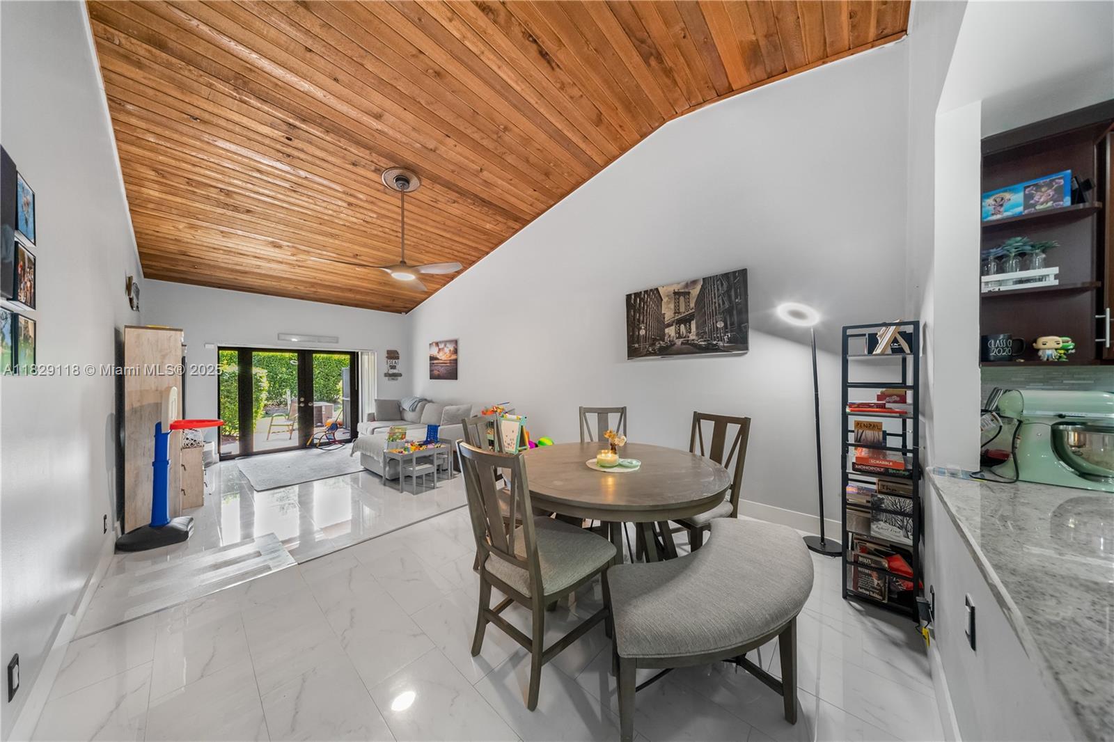 Residential, Sunrise, Florida image 9
