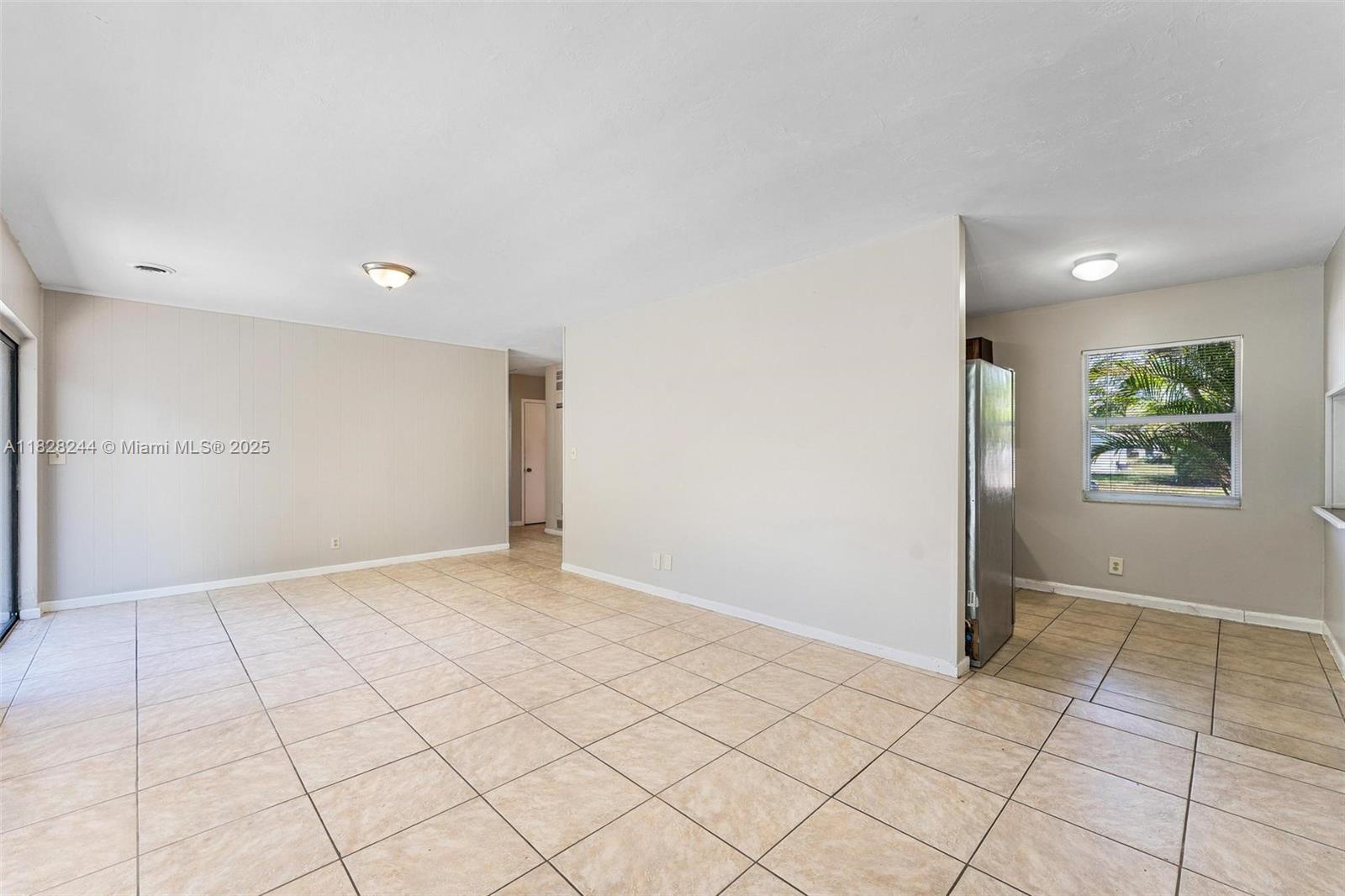 811 Evergreen Dr, Lake Park, Florida image 22