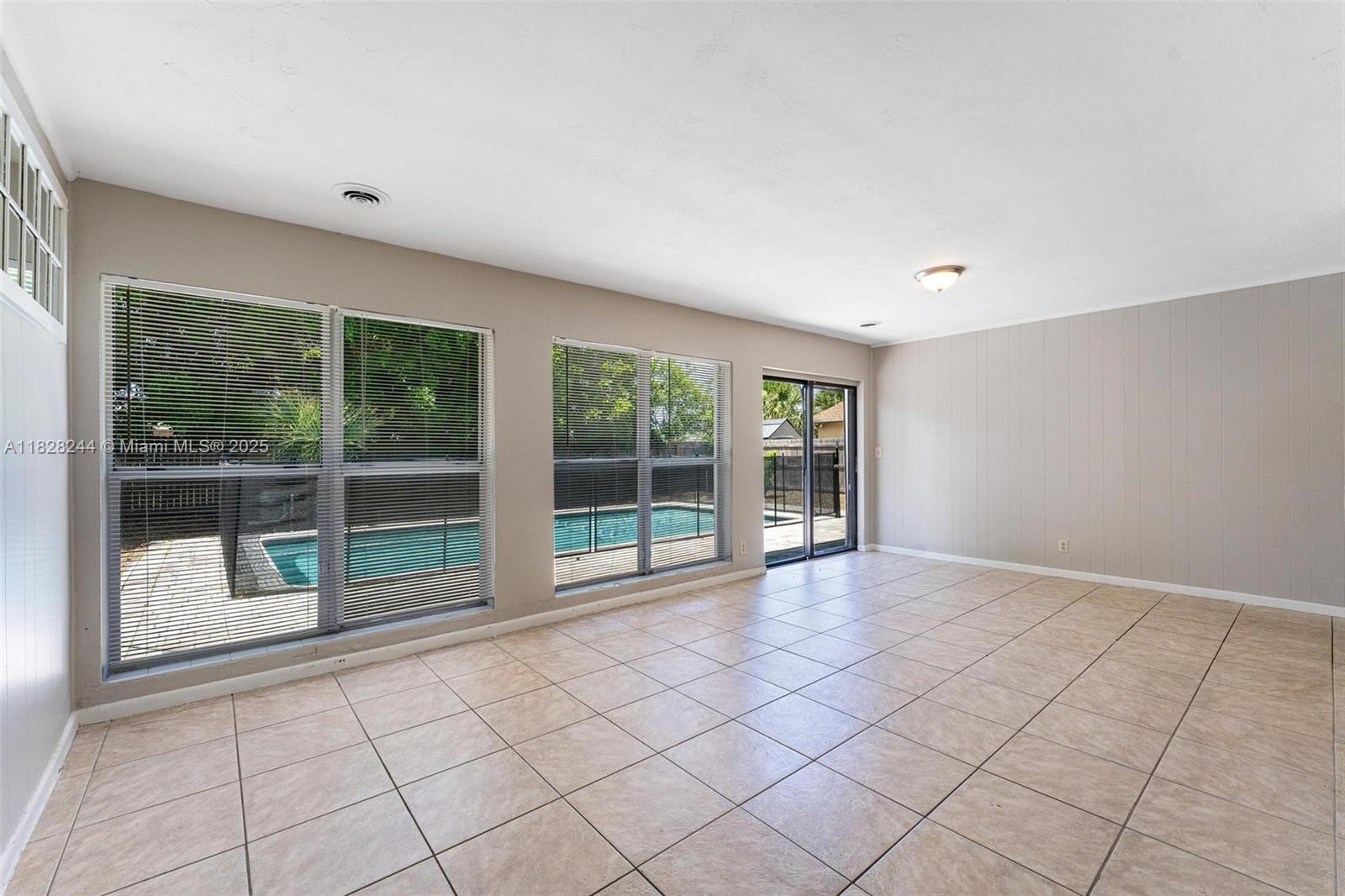 811 Evergreen Dr, Lake Park, Florida image 23