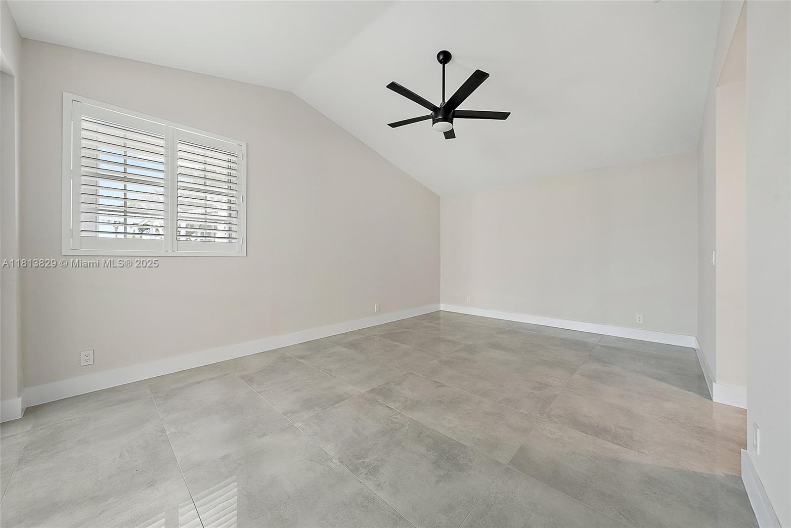 121 NE 34th St #1009, Miami, Florida image 17