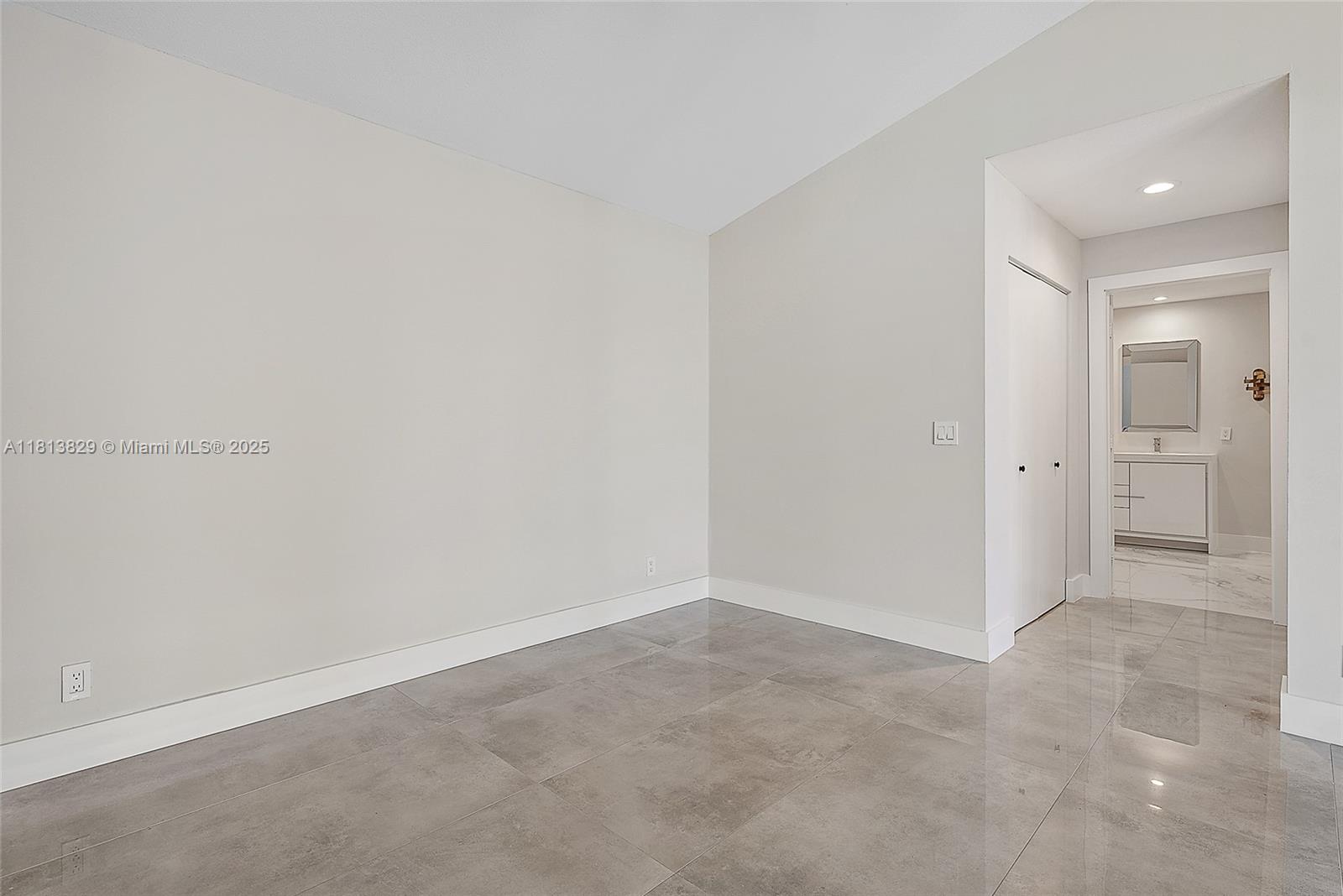 121 NE 34th St #1009, Miami, Florida image 18