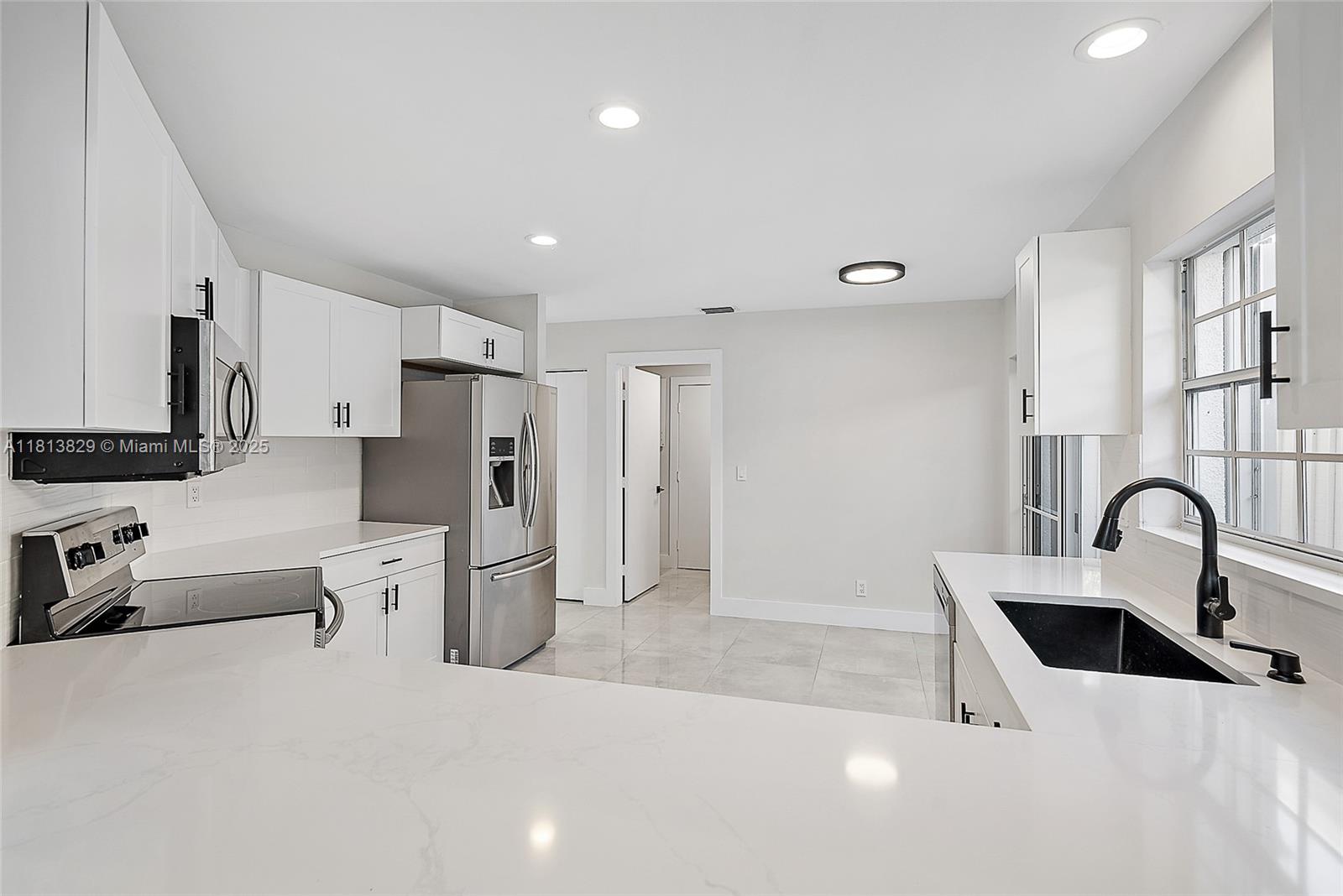 121 NE 34th St #1009, Miami, Florida image 8