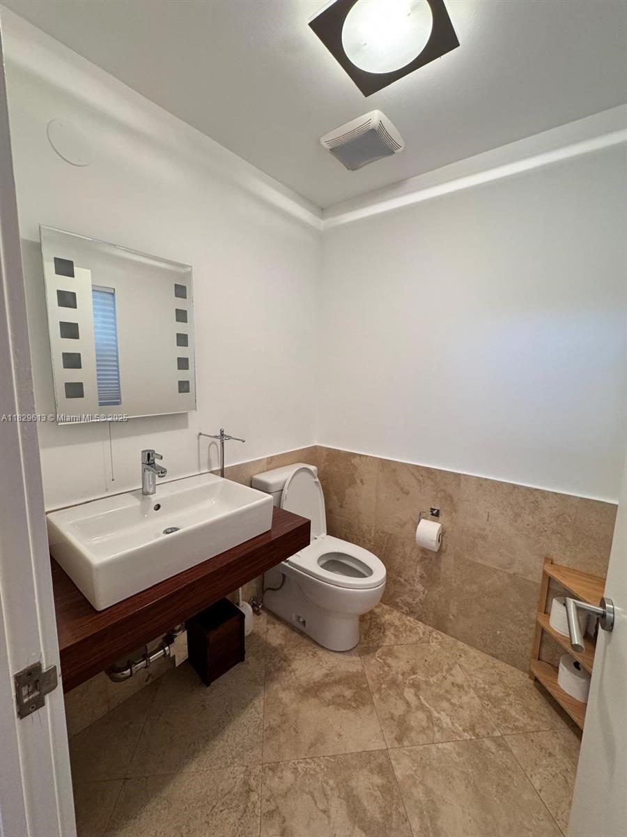 4917 SW 32nd Way, Hollywood, Florida image 2