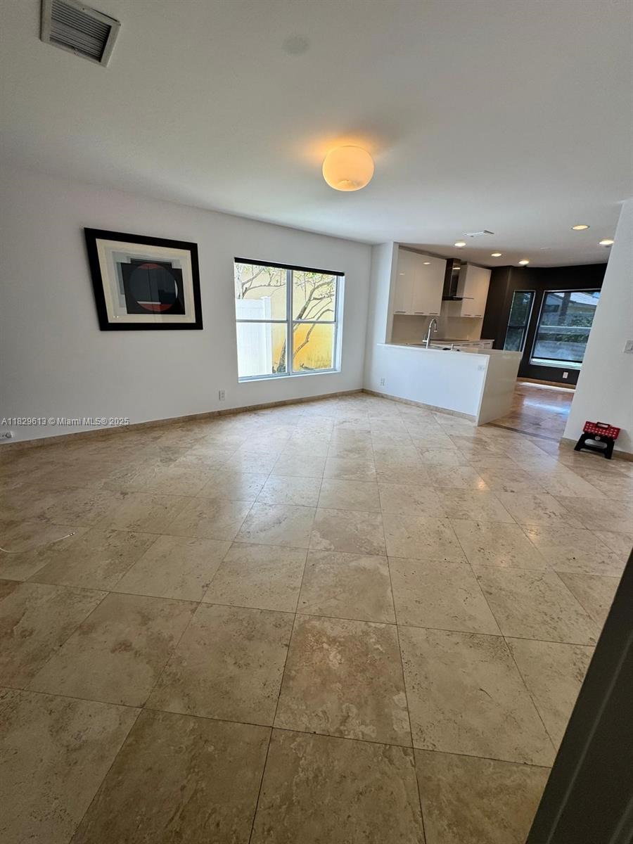 4917 SW 32nd Way, Hollywood, Florida image 3