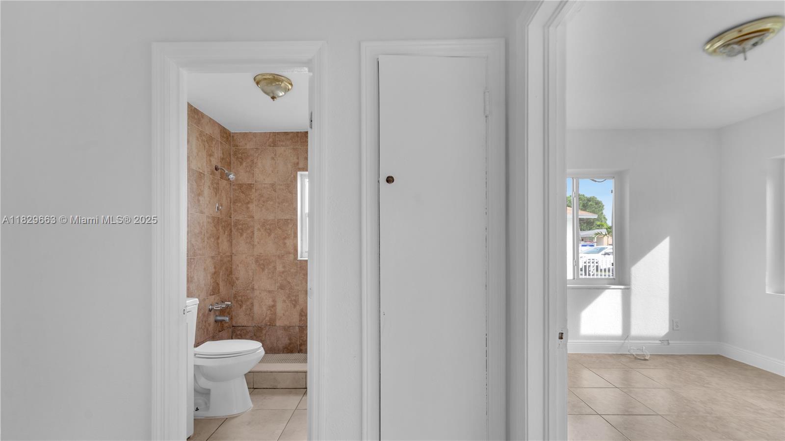 601 SE 8th Pl, Hialeah, Florida image 11