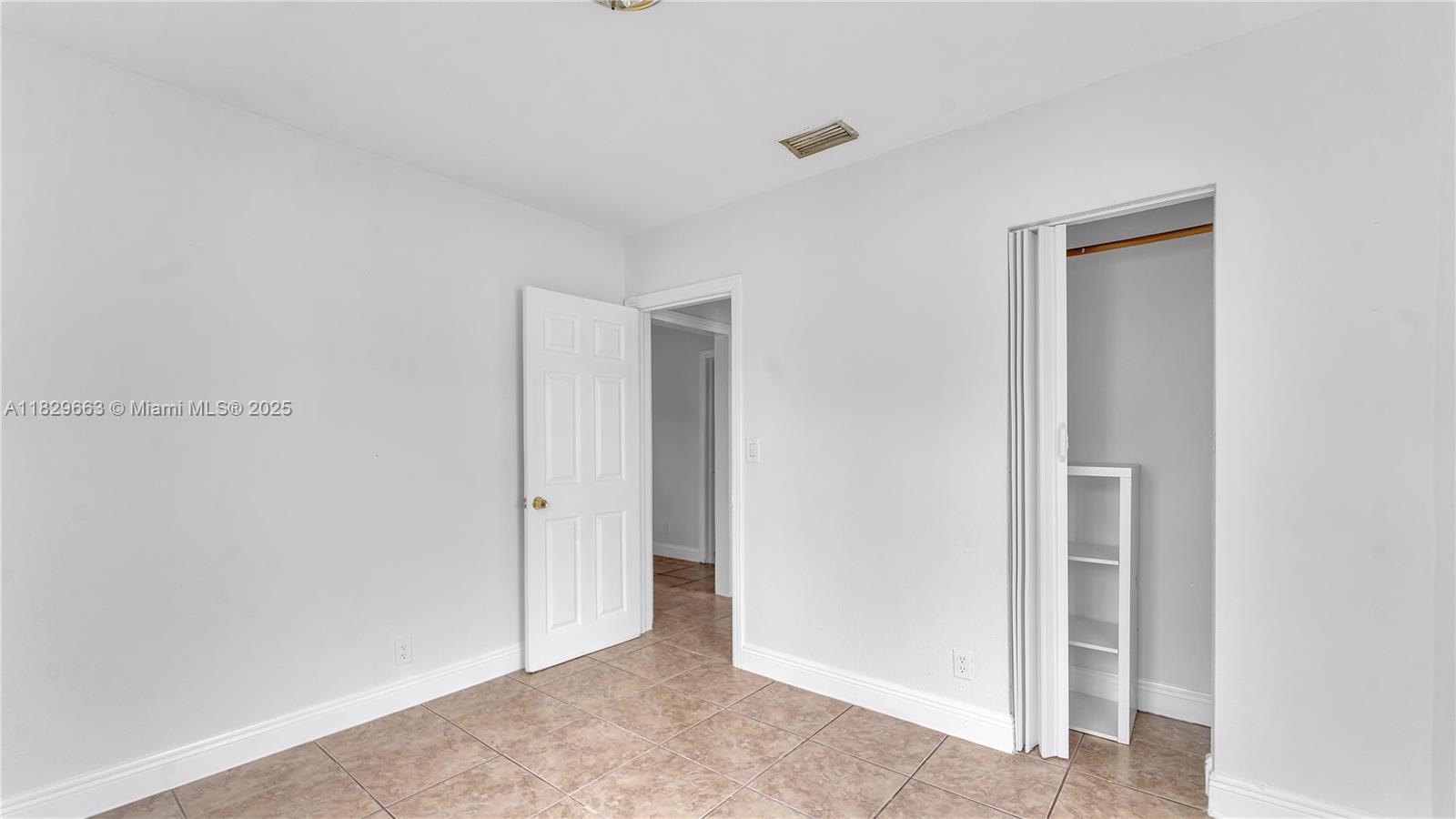 601 SE 8th Pl, Hialeah, Florida image 13