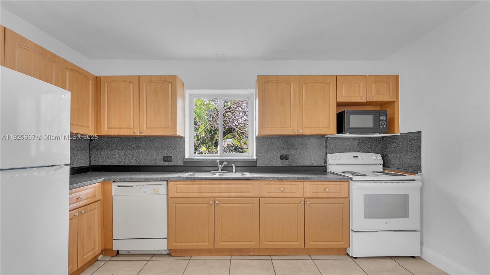 601 SE 8th Pl, Hialeah, Florida image 20