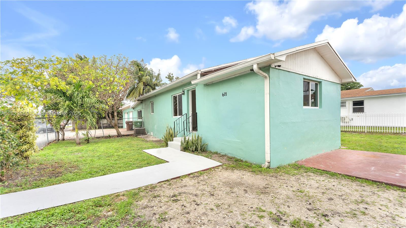 601 SE 8th Pl, Hialeah, Florida image 3