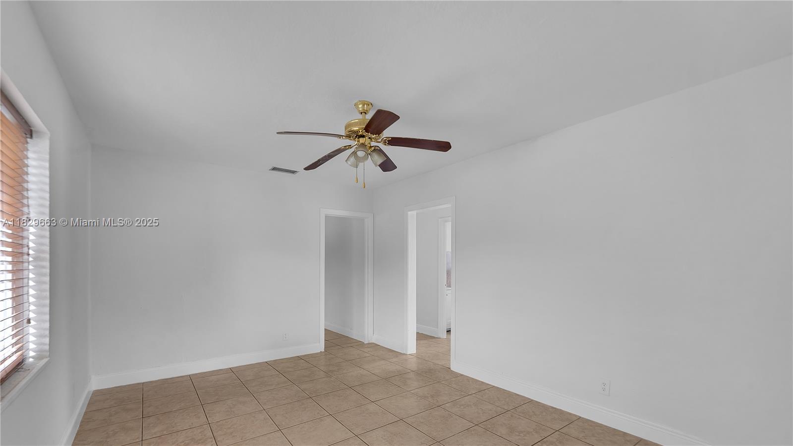 601 SE 8th Pl, Hialeah, Florida image 7