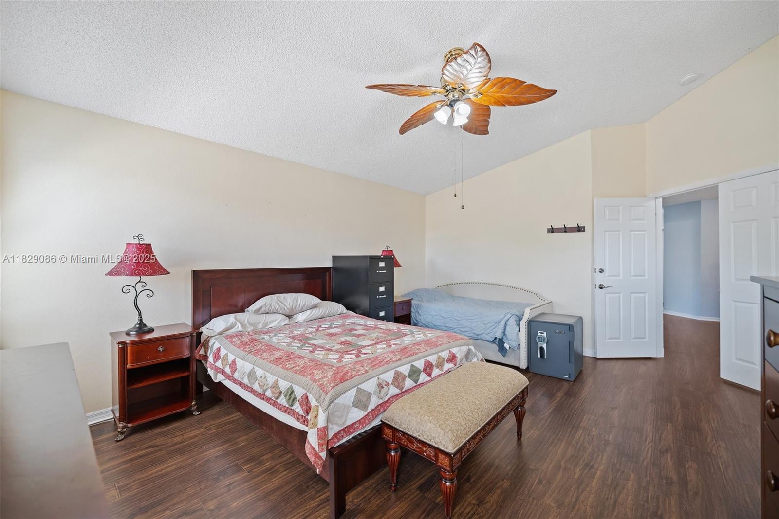 960 NW 185th Ave, Pembroke Pines, Florida image 25