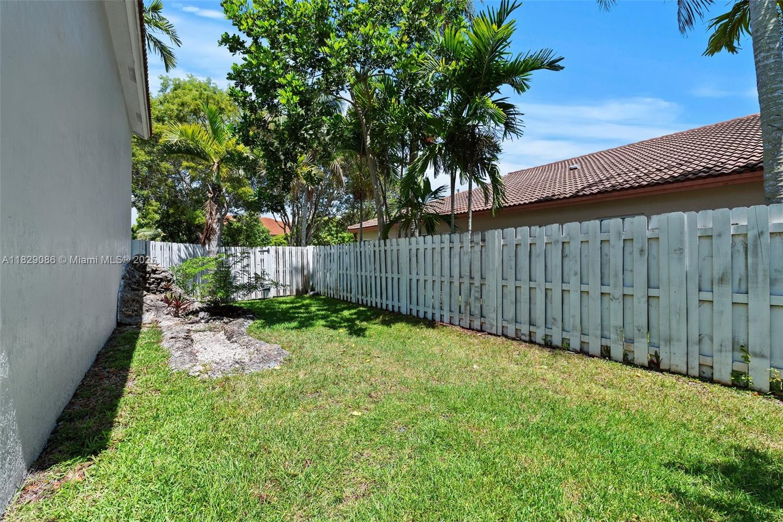 960 NW 185th Ave, Pembroke Pines, Florida image 37