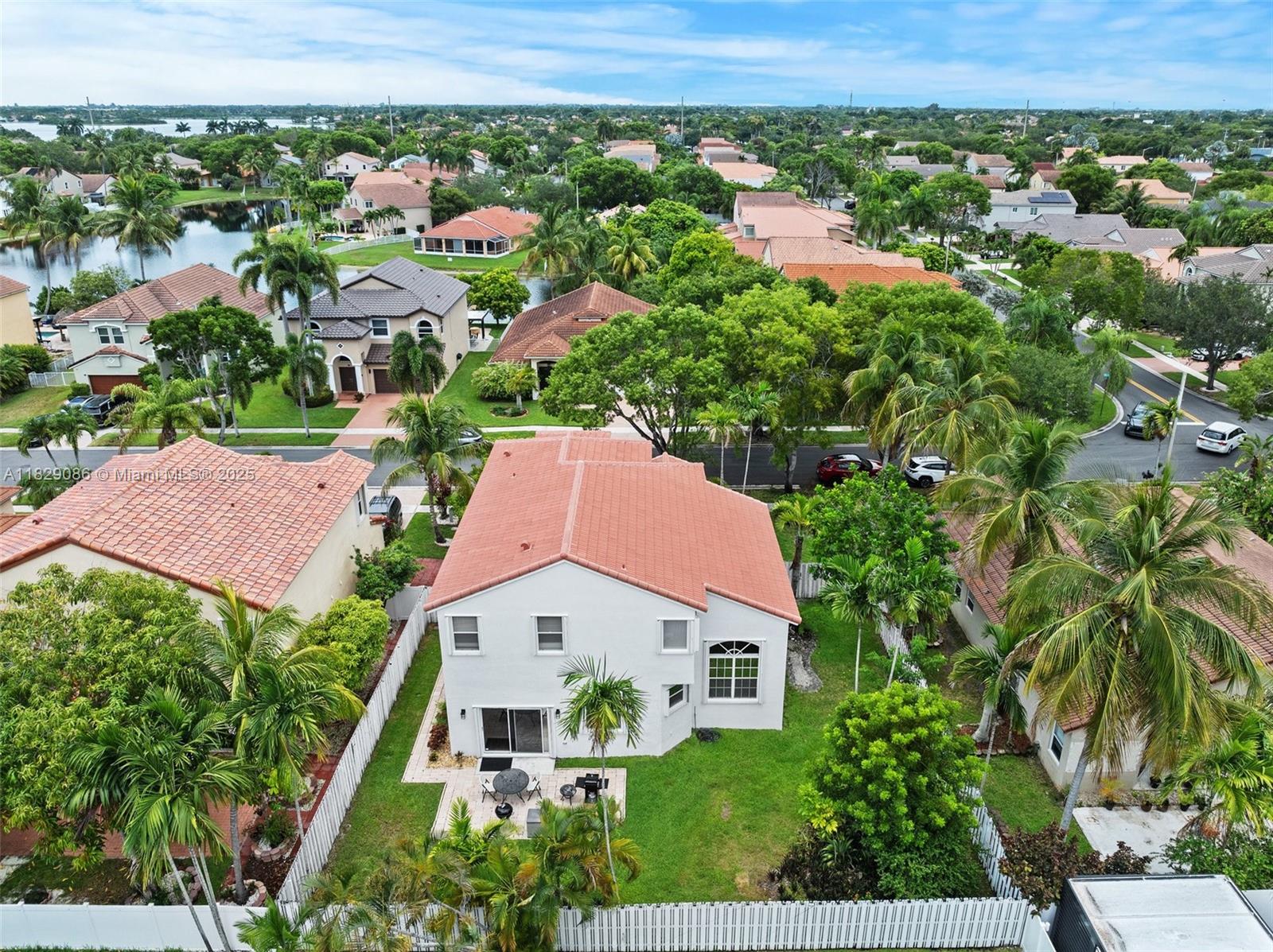 960 NW 185th Ave, Pembroke Pines, Florida image 4