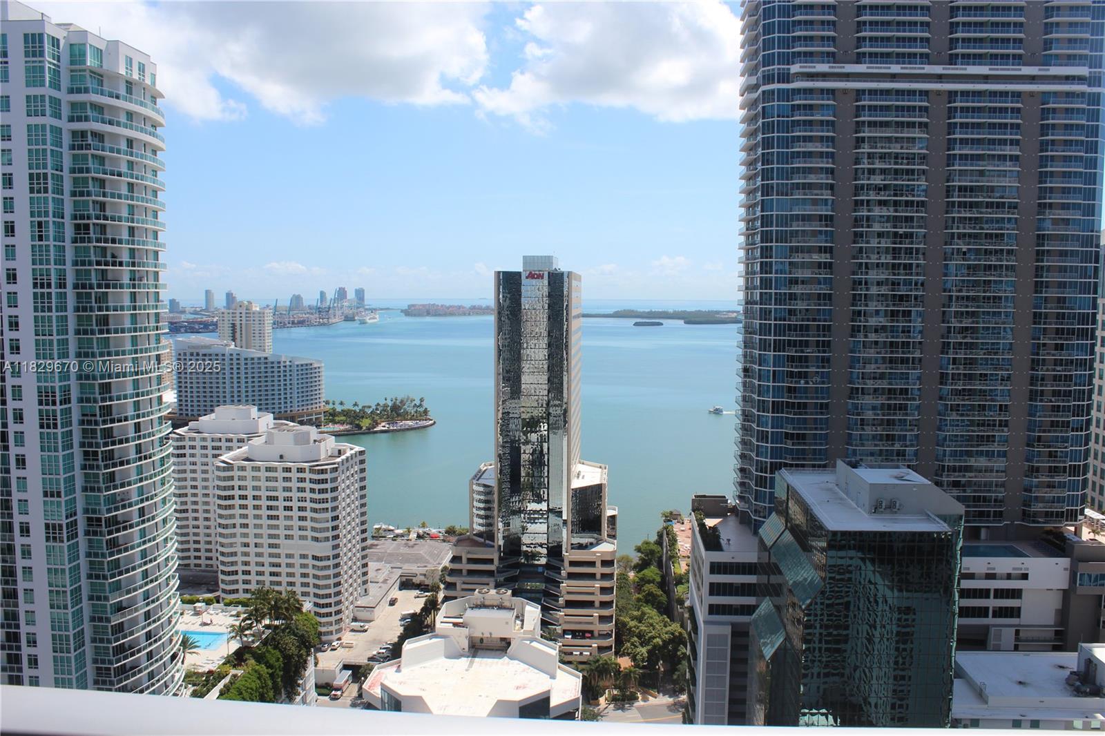 Condo for Sale in Miami, FL