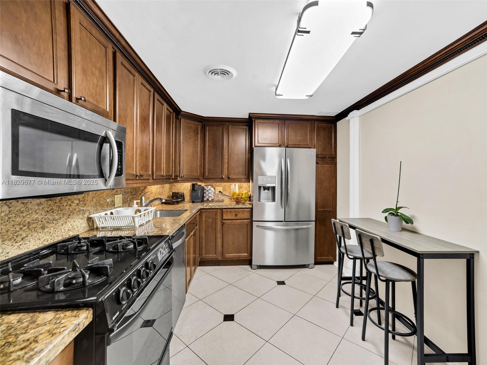 Residential, Hallandale Beach, Florida image 10