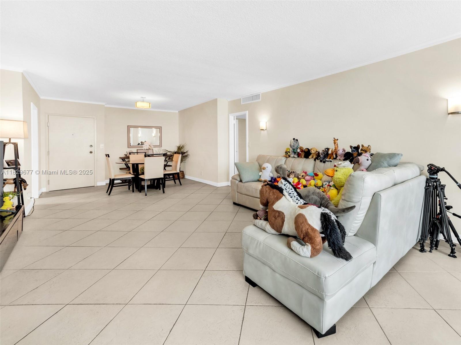 Residential, Hallandale Beach, Florida image 8