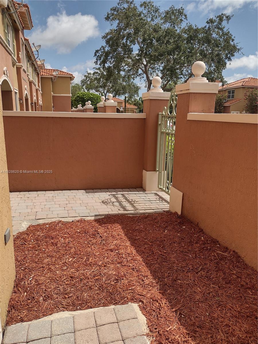 654 SW 106th Ave #1502, Pembroke Pines, Florida image 2