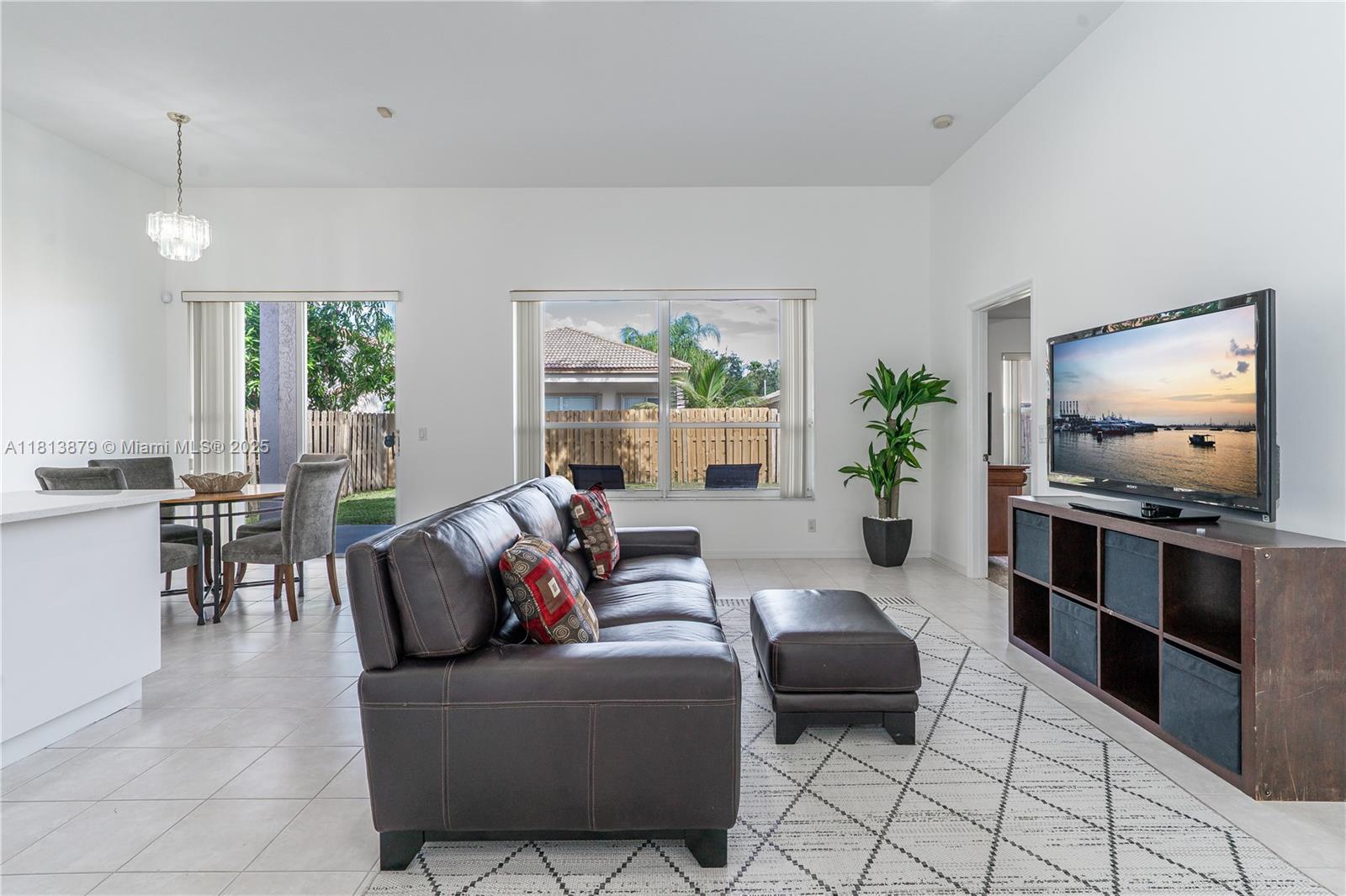 1123 NW 131st Ave, Pembroke Pines, Florida image 7