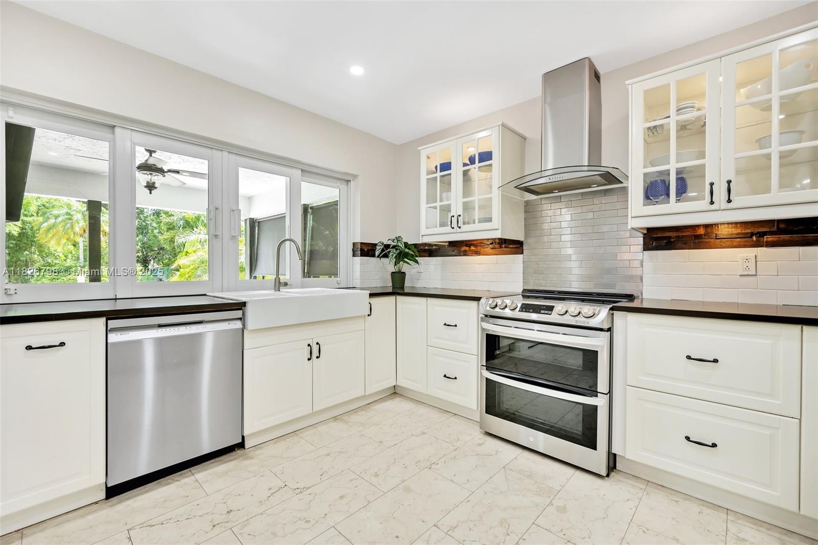 11901 NW 4th St, Plantation, Florida image 14