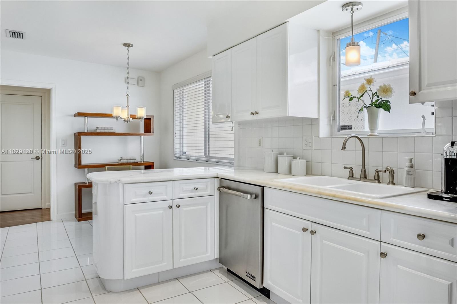 8811 Hawthorne Ave, Surfside, Florida image 20