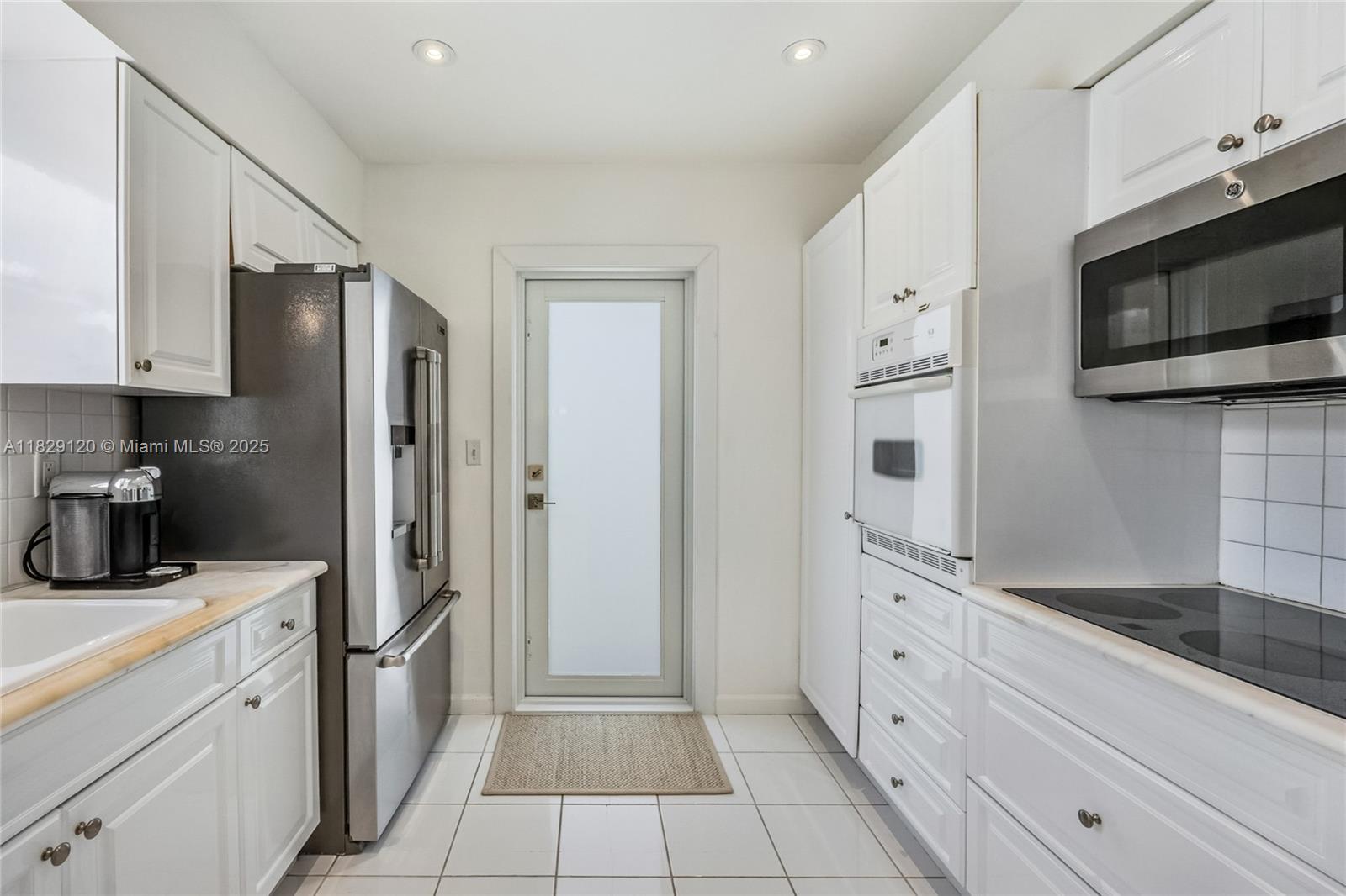 8811 Hawthorne Ave, Surfside, Florida image 22